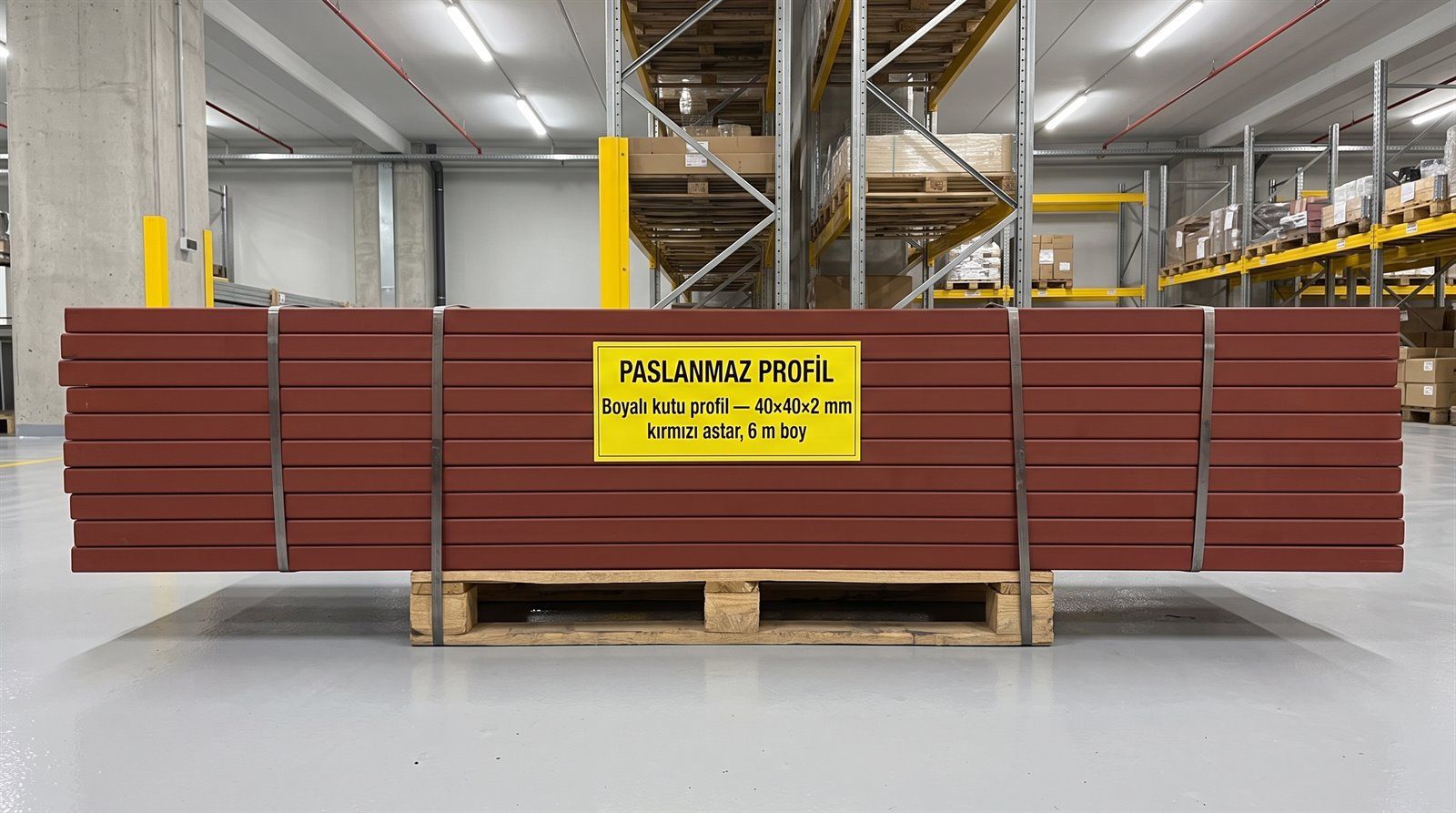 Boyalı kutu profil 40×40×2 mm kırmızı astar, 6 m boy, kapalı depoda palet üstünde